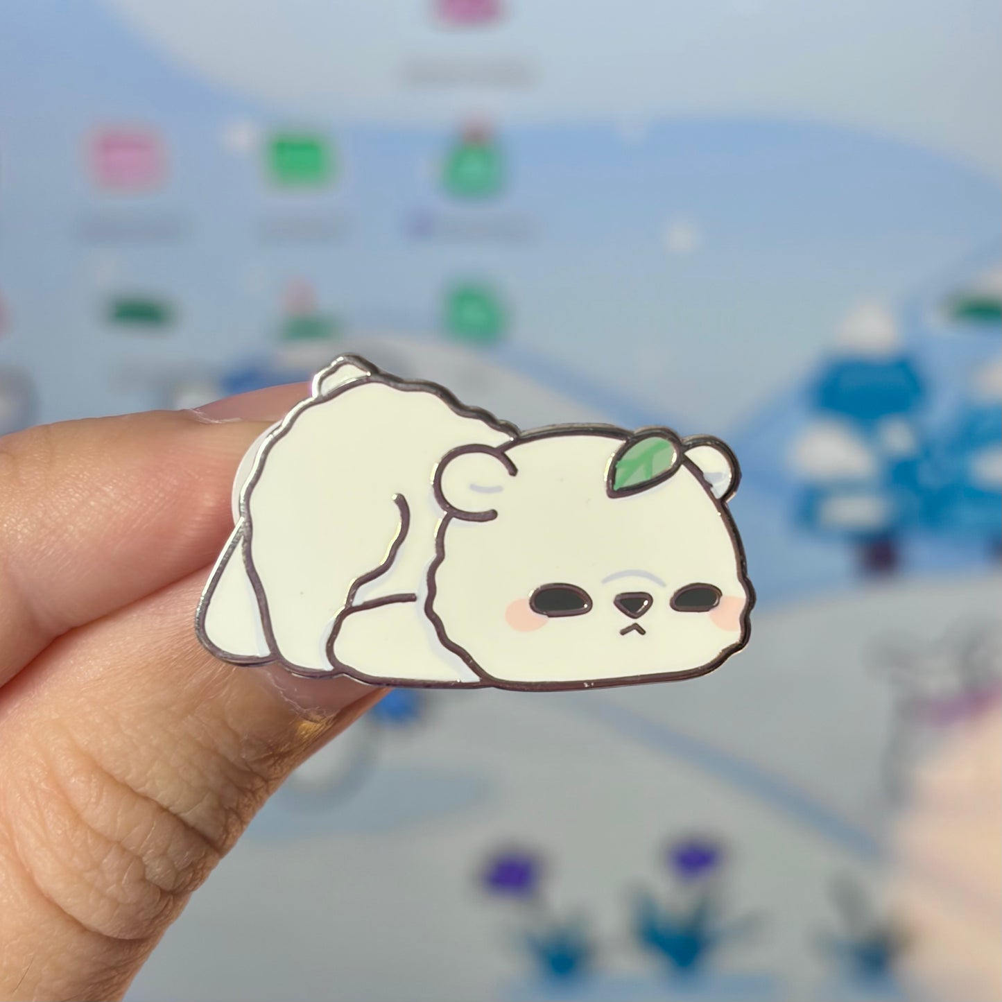 Lazy Bear Mausu Enamel Pin